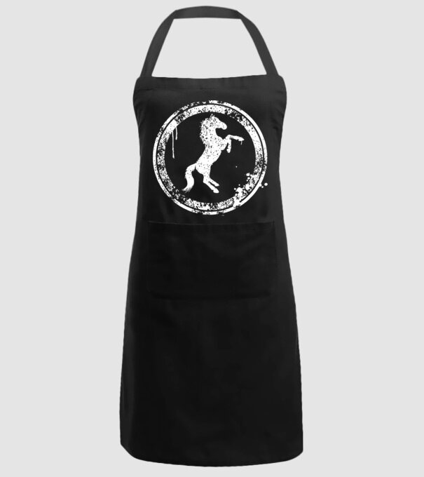 horse badge model negru pe tricou