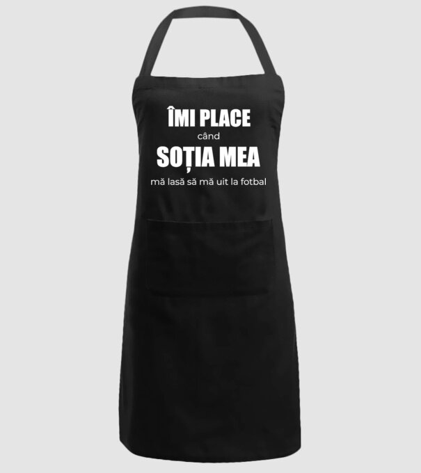 Îmi place când soția mea mă lasă să mă uit la fotbal model negru pe tricou