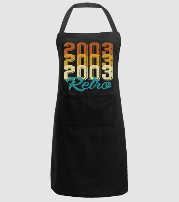Retro 2003 model negru pe tricou