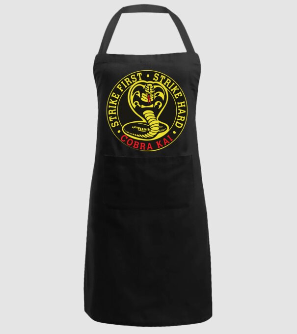 Strike first strike hard logo model negru pe tricou