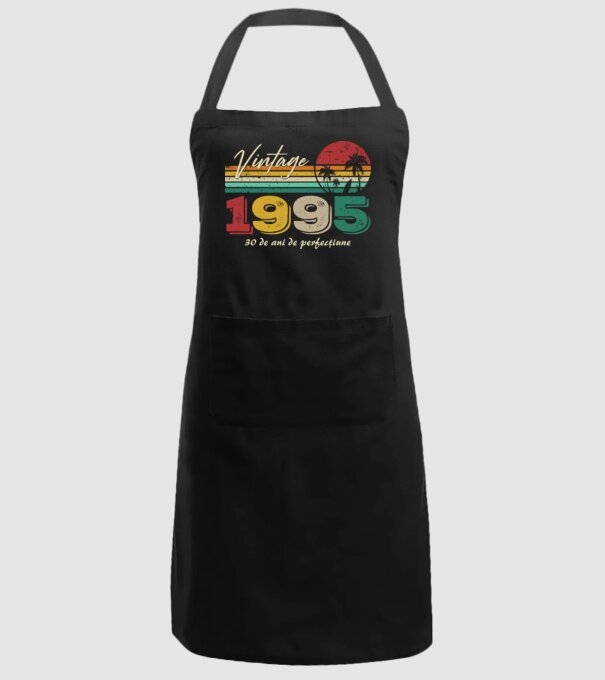 VINTAGE 1995 model negru pe tricou