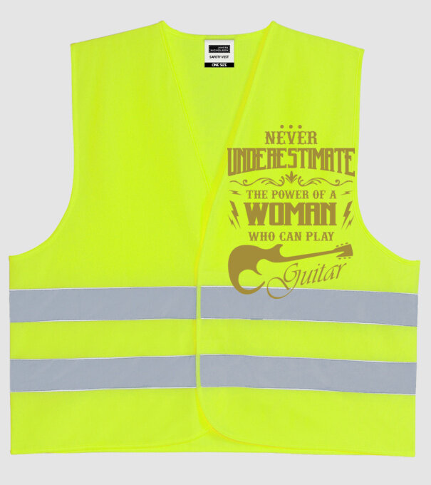 Femeia chitaristă model galben neon pe tricou