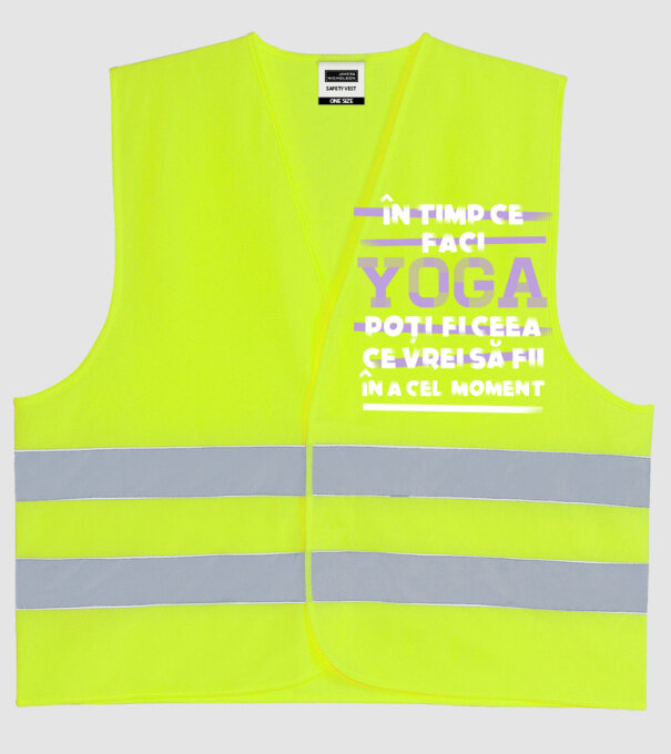 în timp ce faci yoga poți fi ceea ce vrei să fii - în acel moment model galben neon pe tricou