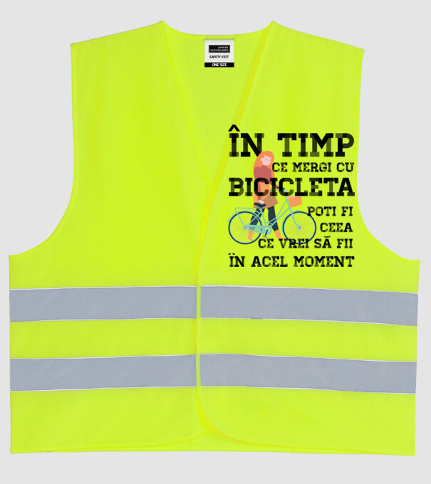 în timp ce mergi cu bicicleta poți fi ceea ce vrei să fii - în acel moment model galben neon pe tricou
