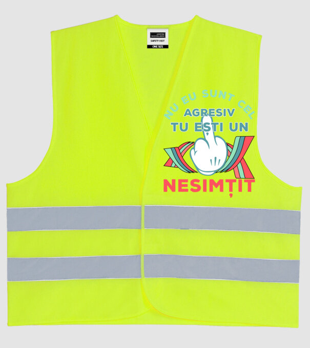 nu eu sunt cel agresiv, tu ești un nesimțit model galben neon pe tricou