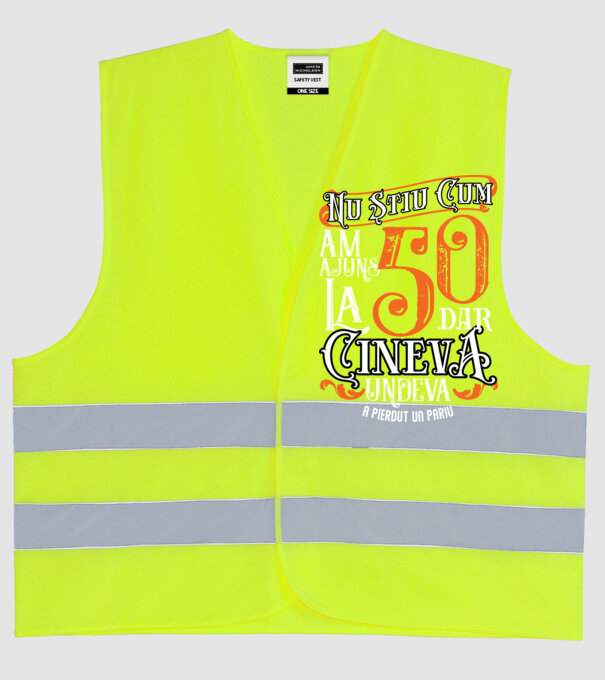 Nu știu cum am ajuns la 50, dar cineva, undeva, a pierdut un pariu model galben neon pe tricou