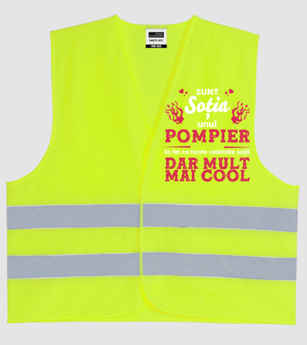 sunt soția unui pompier, la fel ca toate celelalte soții, dar mult mai cool D8416418 model galben neon pe tricou