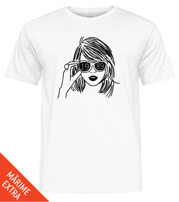  model  pe tricou