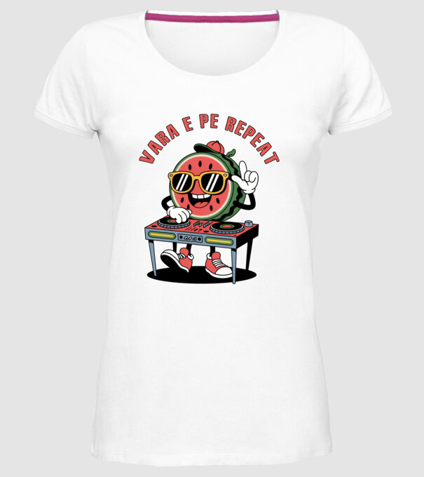 Vara e pe repeat model alb pe tricou