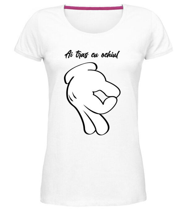  model  pe tricou