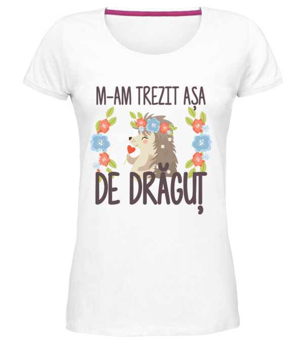  model  pe tricou
