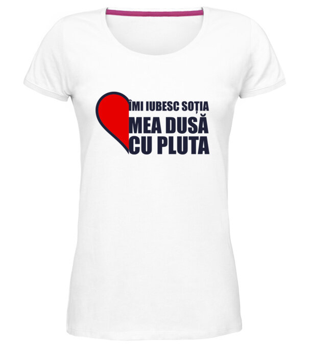  model  pe tricou
