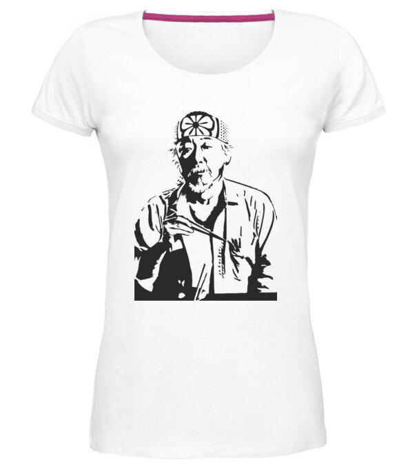  model  pe tricou