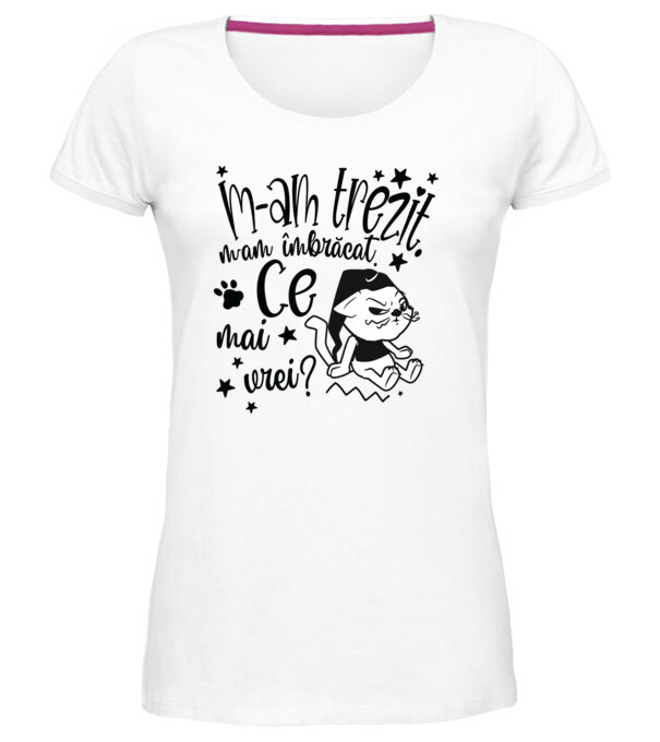  model  pe tricou