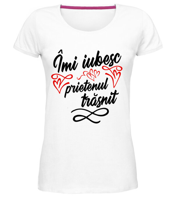  model  pe tricou