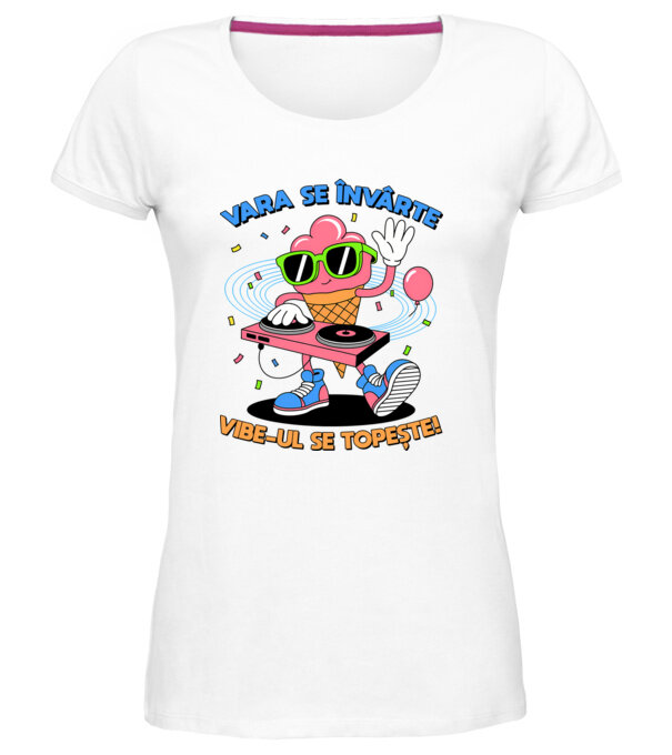  model  pe tricou