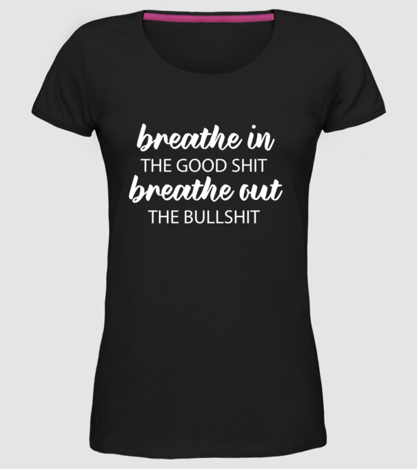Inspiră model negru pe tricou