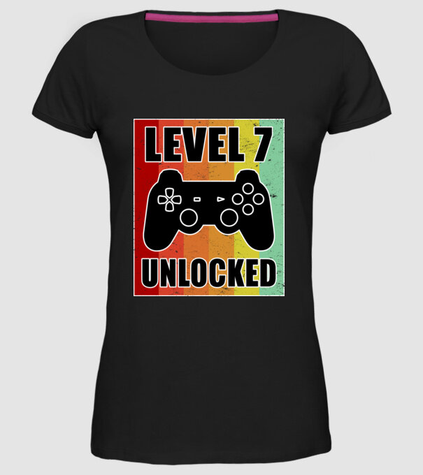 level 7 unlocked retro gamer model negru pe tricou