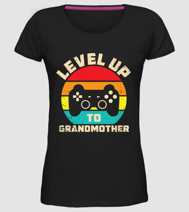 Level Up Grandmother model negru pe tricou