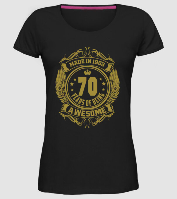 70 years of being awesome winged model negru pe tricou