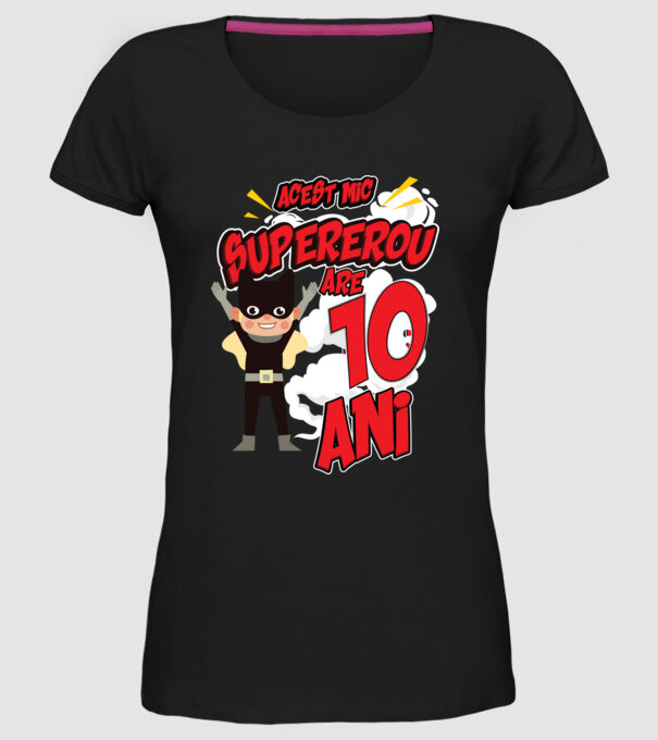 Acest mic supererou are 10 ani model negru pe tricou