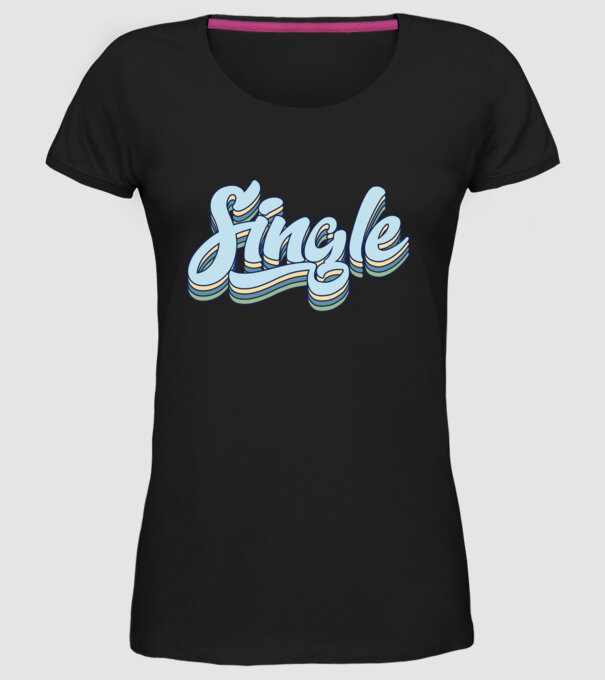 single model negru pe tricou