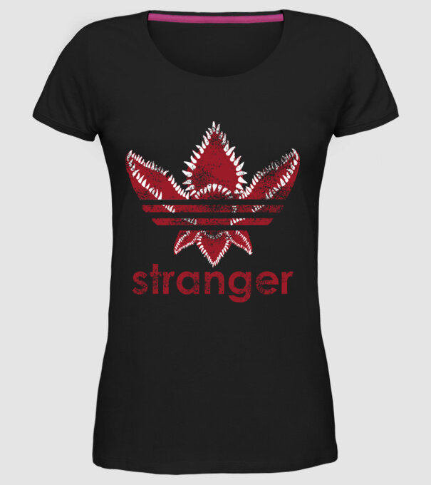 stranger things logo model negru pe tricou
