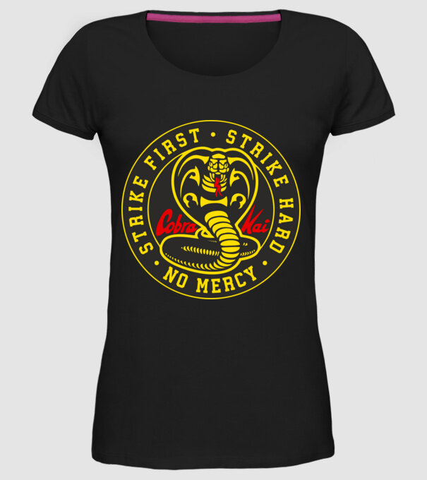 Strike first strike hard cobra kai model negru pe tricou