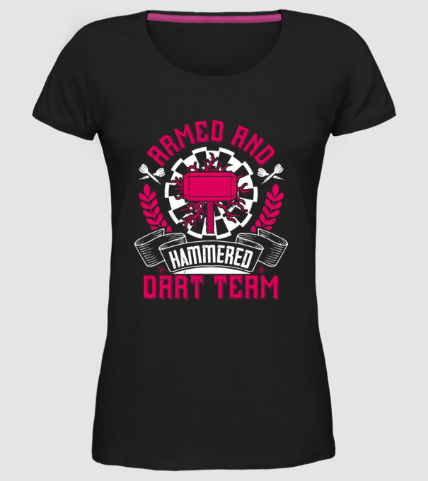Armed and Hammered dart team model negru pe tricou