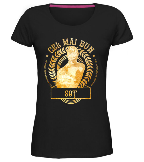  model  pe tricou