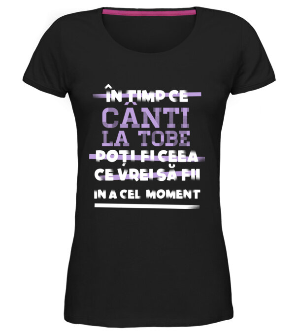  model  pe tricou