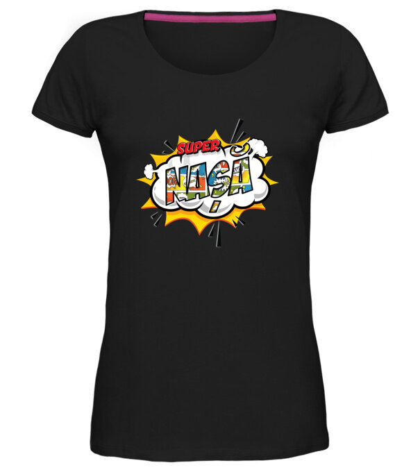  model  pe tricou