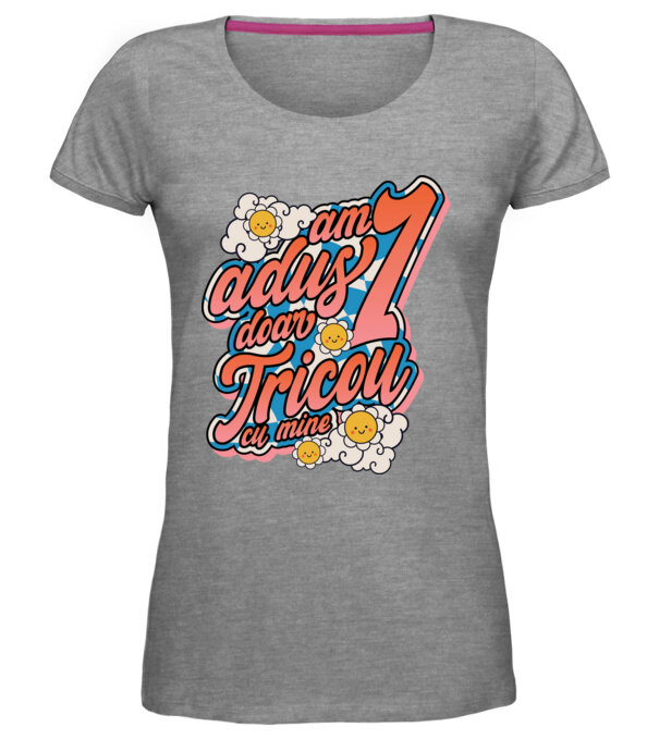  model  pe tricou