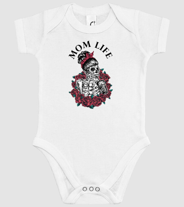 MOMLIFE model alb pe tricou
