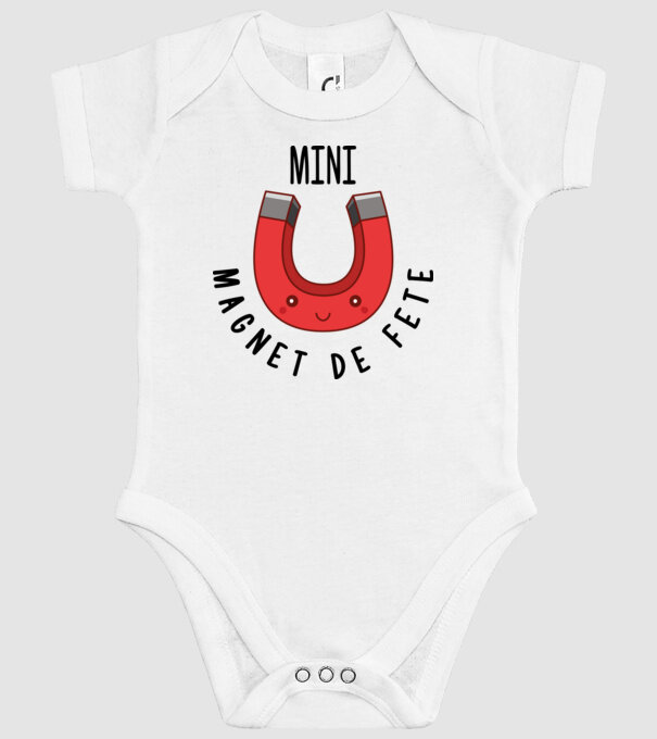 Mini magnet de fete model alb pe tricou