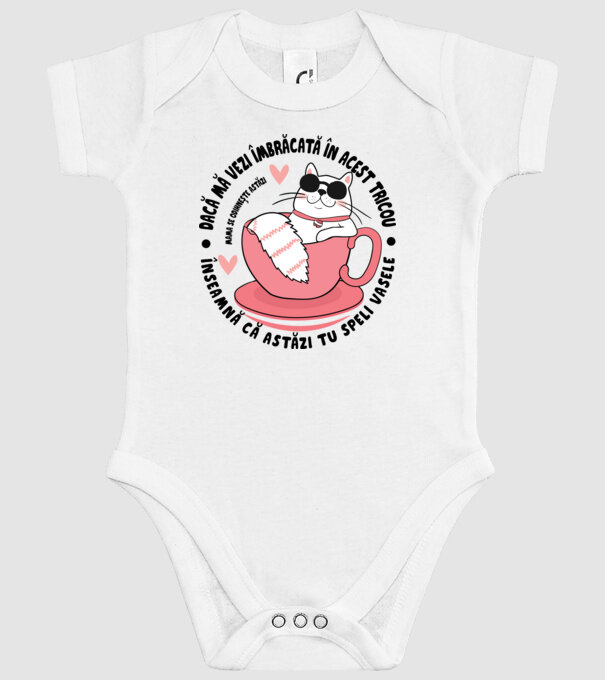Dacă mă vezi îmbrăcată în acest tricou, înseamnă că astăzi tu speli vasele. Mama se odihnește astăzi. model alb pe tricou