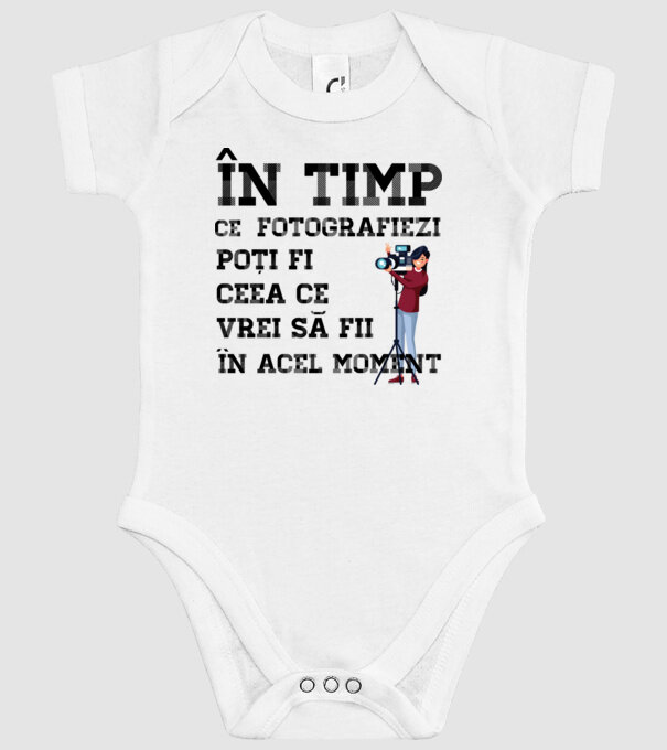 în timp ce fotografiezi poți fi ceea ce vrei să fii - în acel moment model alb pe tricou