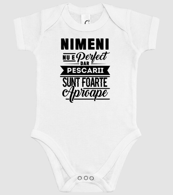 Nimeni nu e perfect, dar pescarii sunt foarte aproape model alb pe tricou