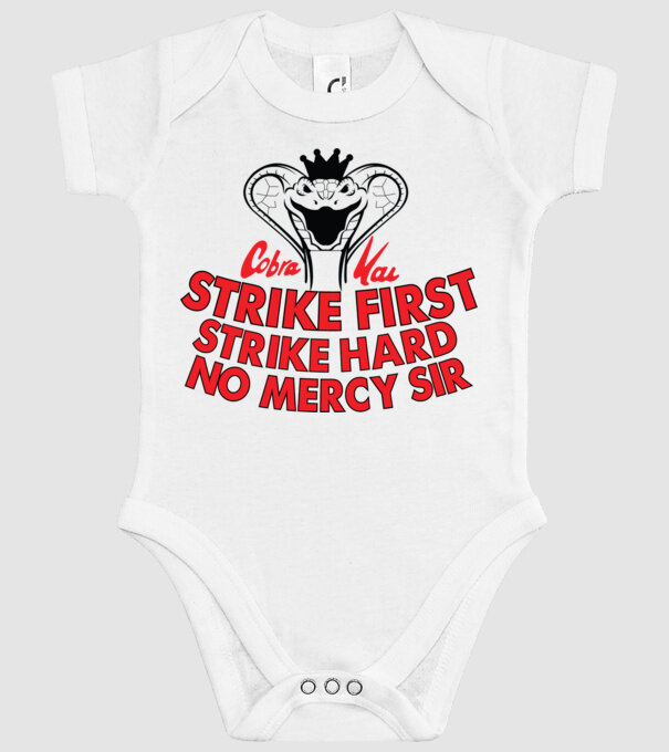 Strike first strike hard logo model alb pe tricou