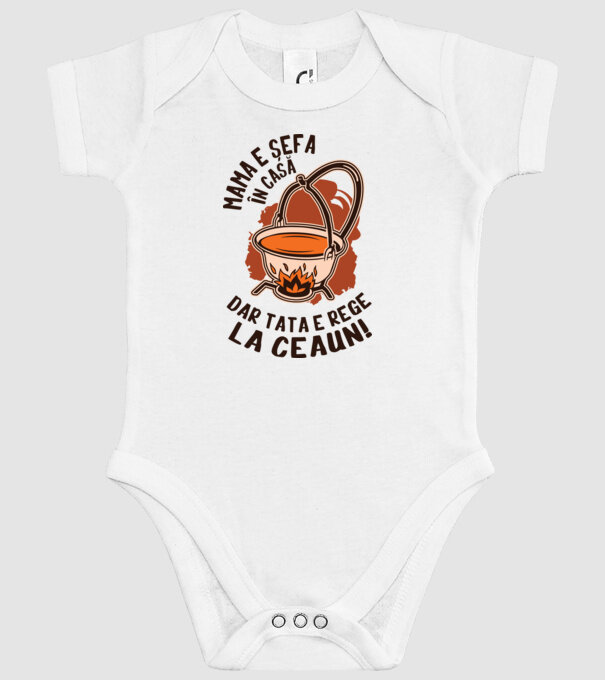 Mama e șefa în casă, dar tata e rege la ceaun! model alb pe tricou