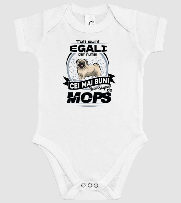Toți sunt egali, dar numai cei mai buni devin stăpâni de mops 02 model alb pe tricou
