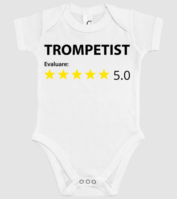trompetist evaluare model alb pe tricou