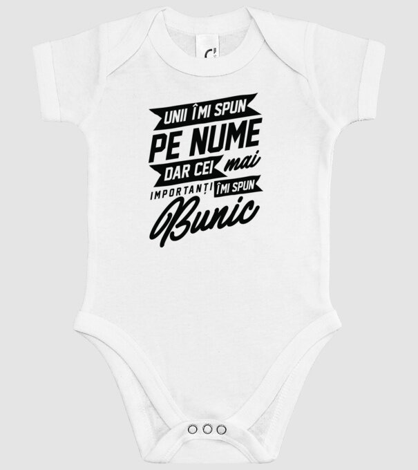 Unii îmi spun pe nume, dar cei mai importanți îmi spun bunic model alb pe tricou