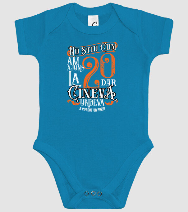 Nu știu cum am ajuns la 20, dar cineva, undeva, a pierdut un pariu model turcoaz pe tricou