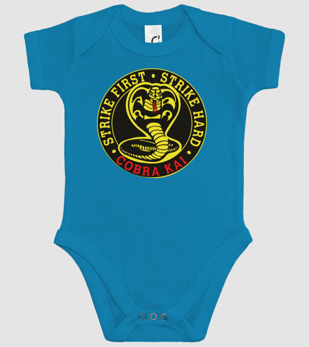 Strike first strike hard logo model turcoaz pe tricou