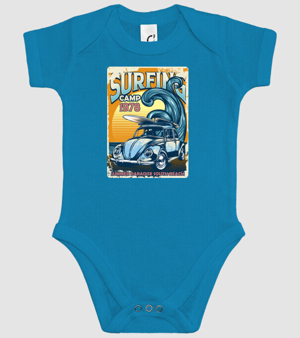 Surfer Camp model turcoaz pe tricou
