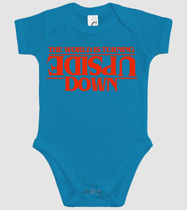 the world is turning upside down model turcoaz pe tricou