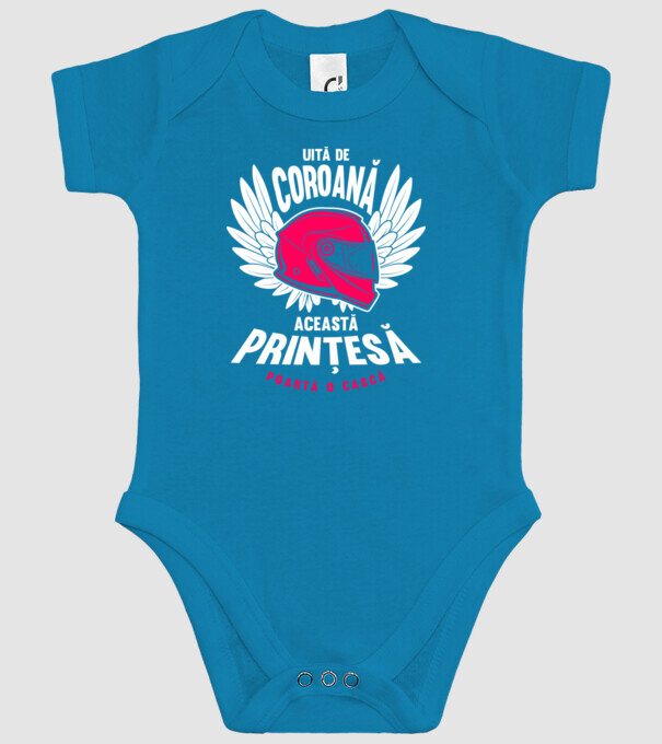 Uită de coroană, această prințesă poartă o cască model turcoaz pe tricou