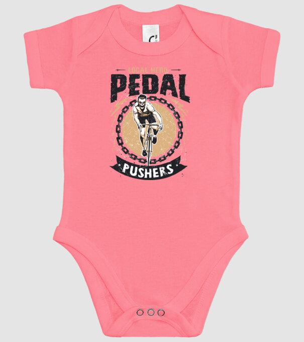 Pedal Pushers model roz pe tricou