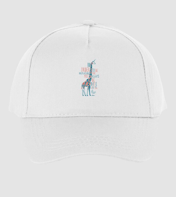 Giraffe model alb pe tricou
